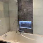 Loewen Hotel *