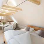 Hotel Loewen *